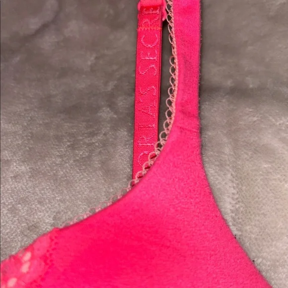 Victoria’s Secret lace bra - Picture 2 of 4